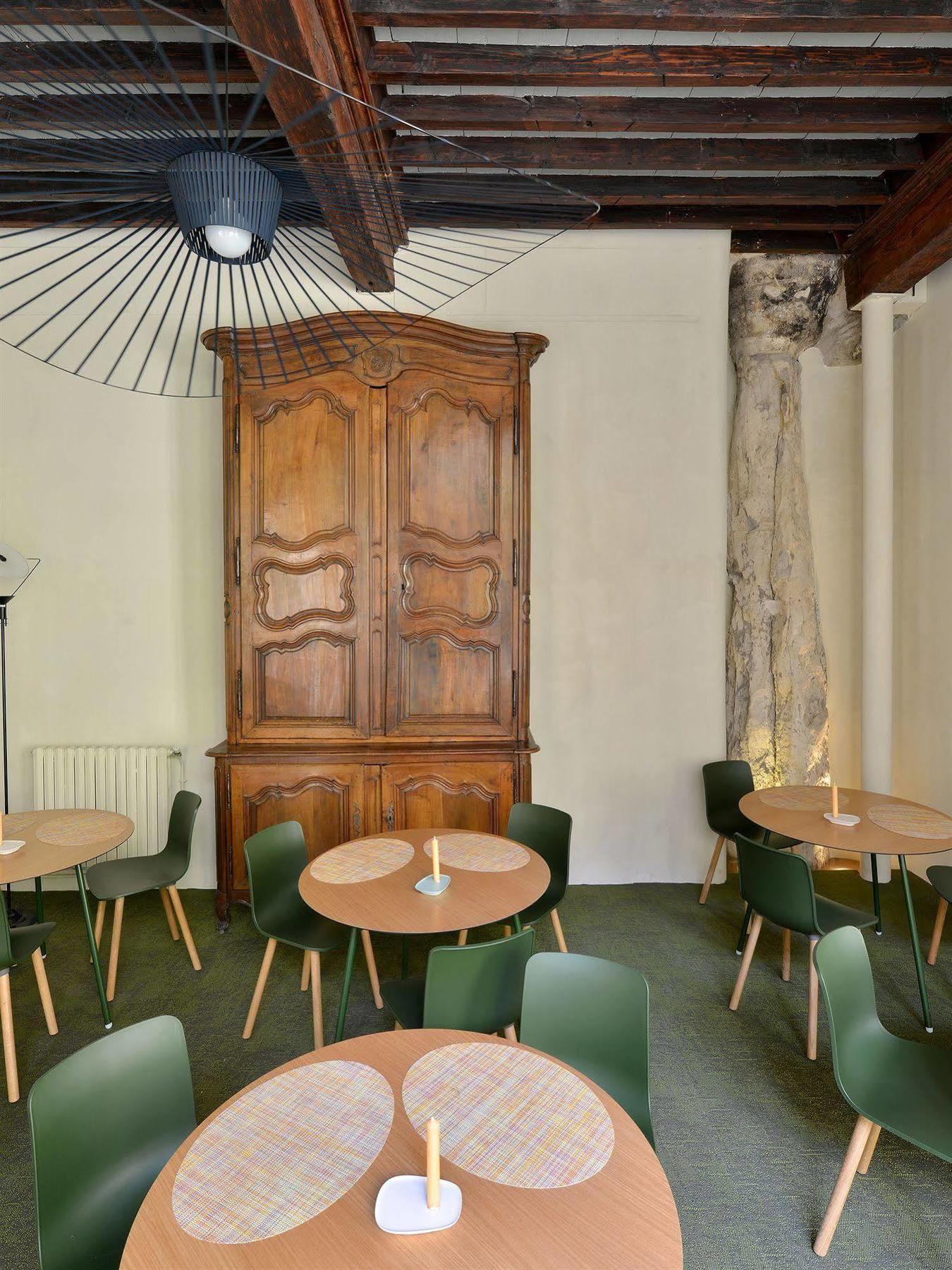 Hotel D'arlatan 3*