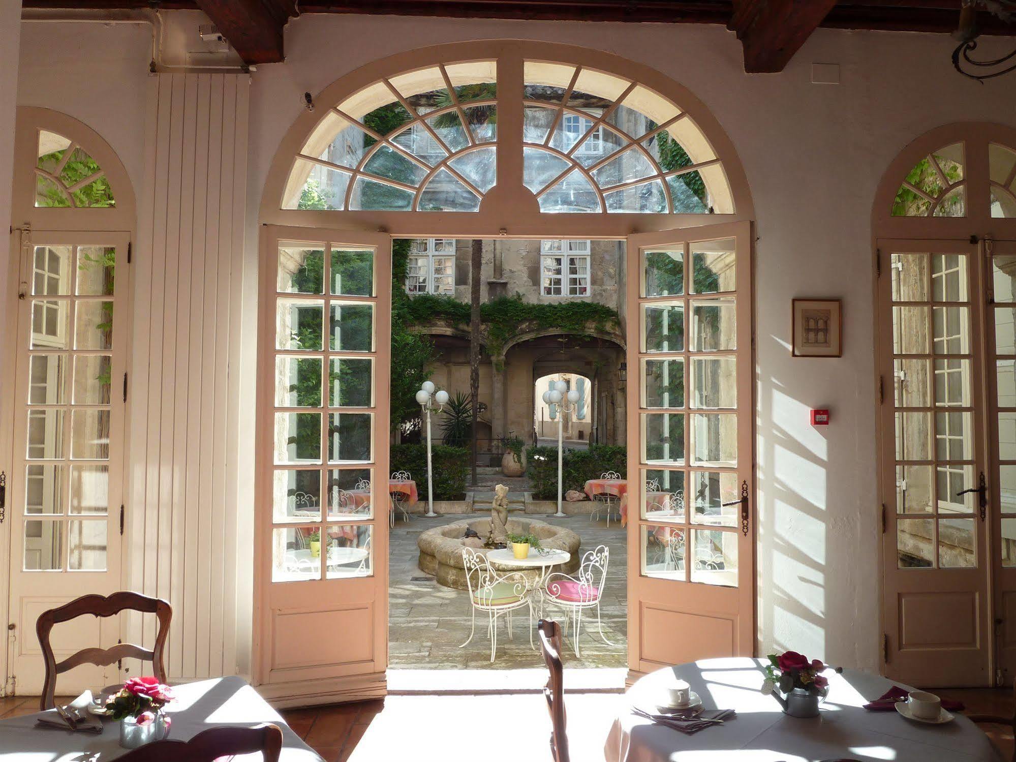 Hotel D'arlatan 3*